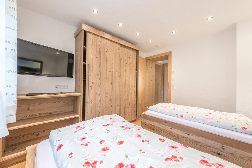 Haus Moesenlechner Apartment Майсхофен Екстериор снимка