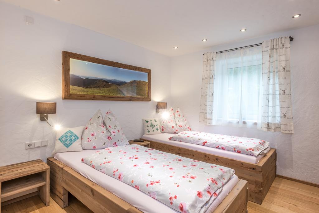Haus Moesenlechner Apartment Майсхофен Екстериор снимка